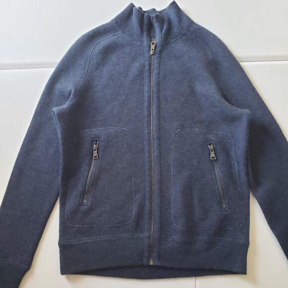 Men's Classic Zip-Up Sweater in Deep Blue - Picture 2 of 7
